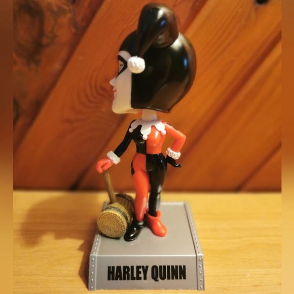 Bobble Head Harley Quinn - Picture 3 of 5